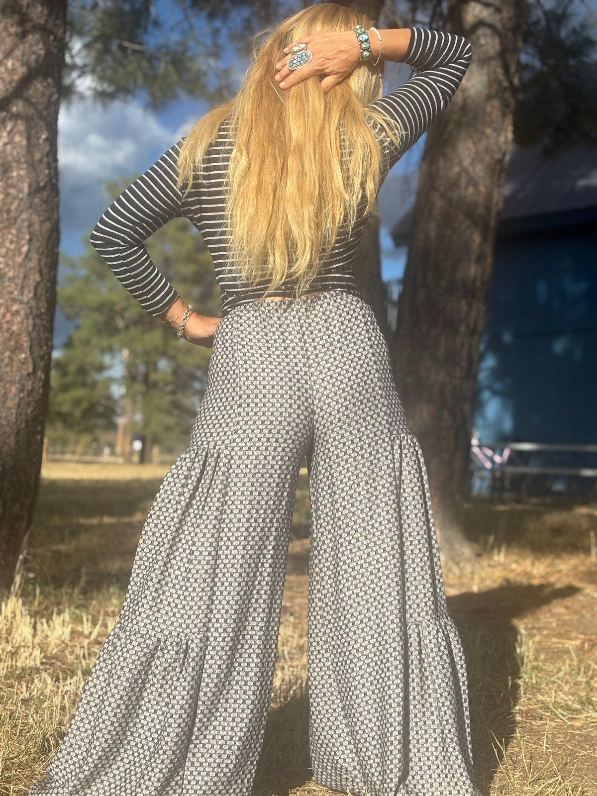 A Sandy Pants in Midnight Dusk