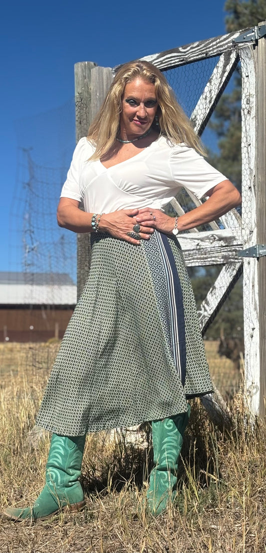 Camelion Skirt in Country Club